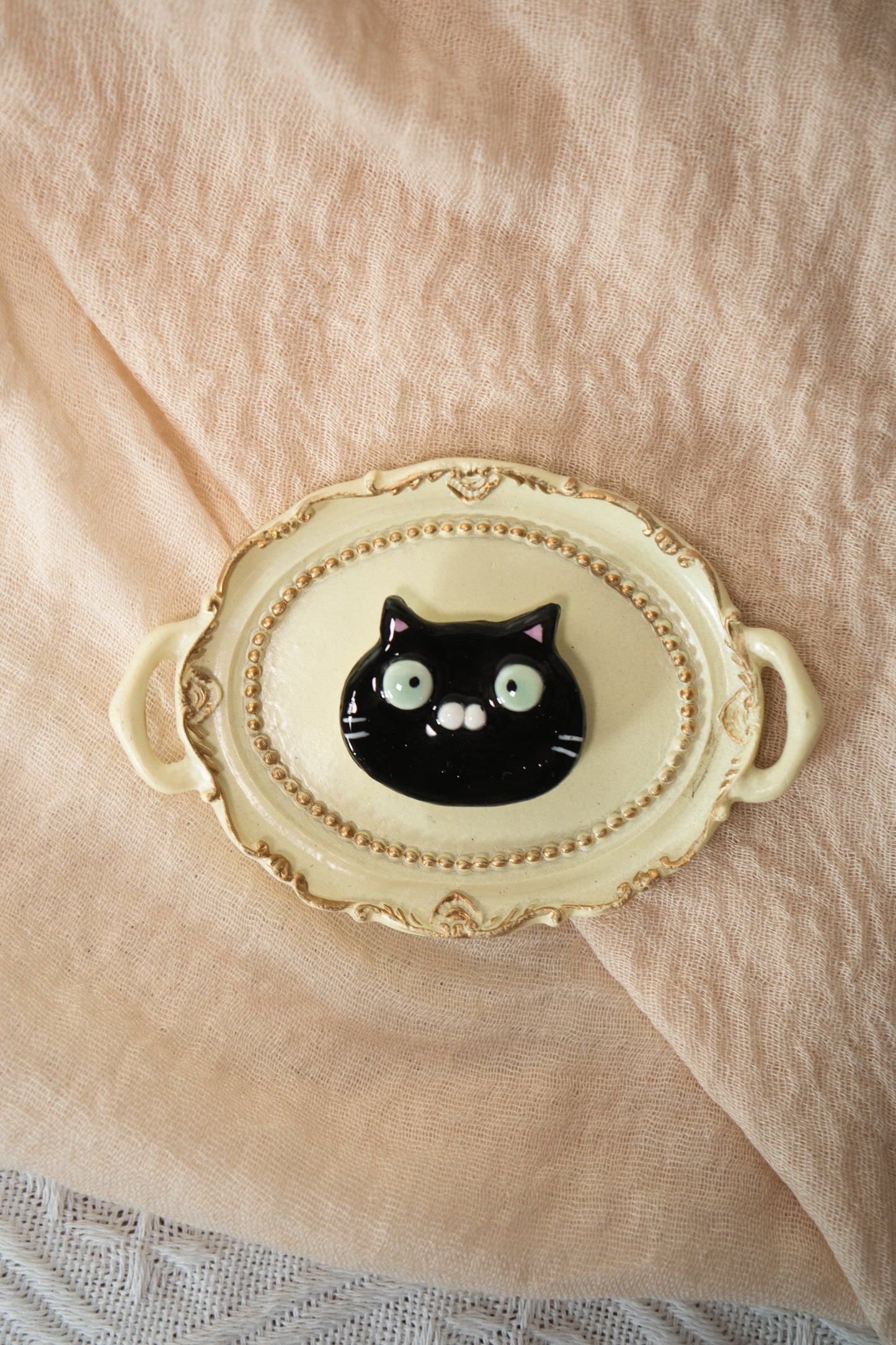 Ceramic Cat Head Magnet